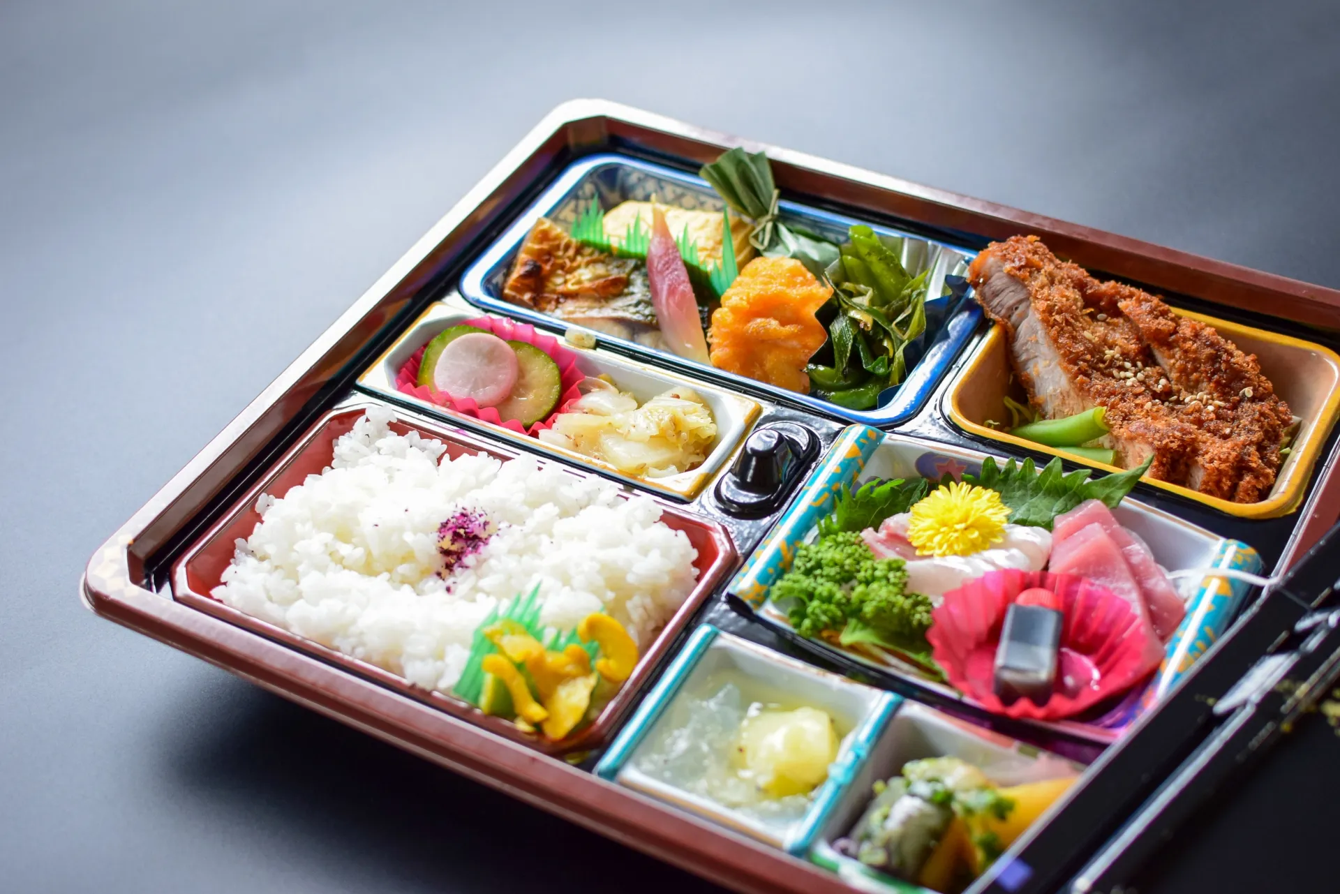 棺を囲んでお酒を酌み交わす「自由なお別れの会」は一般の葬儀場でもできますか？