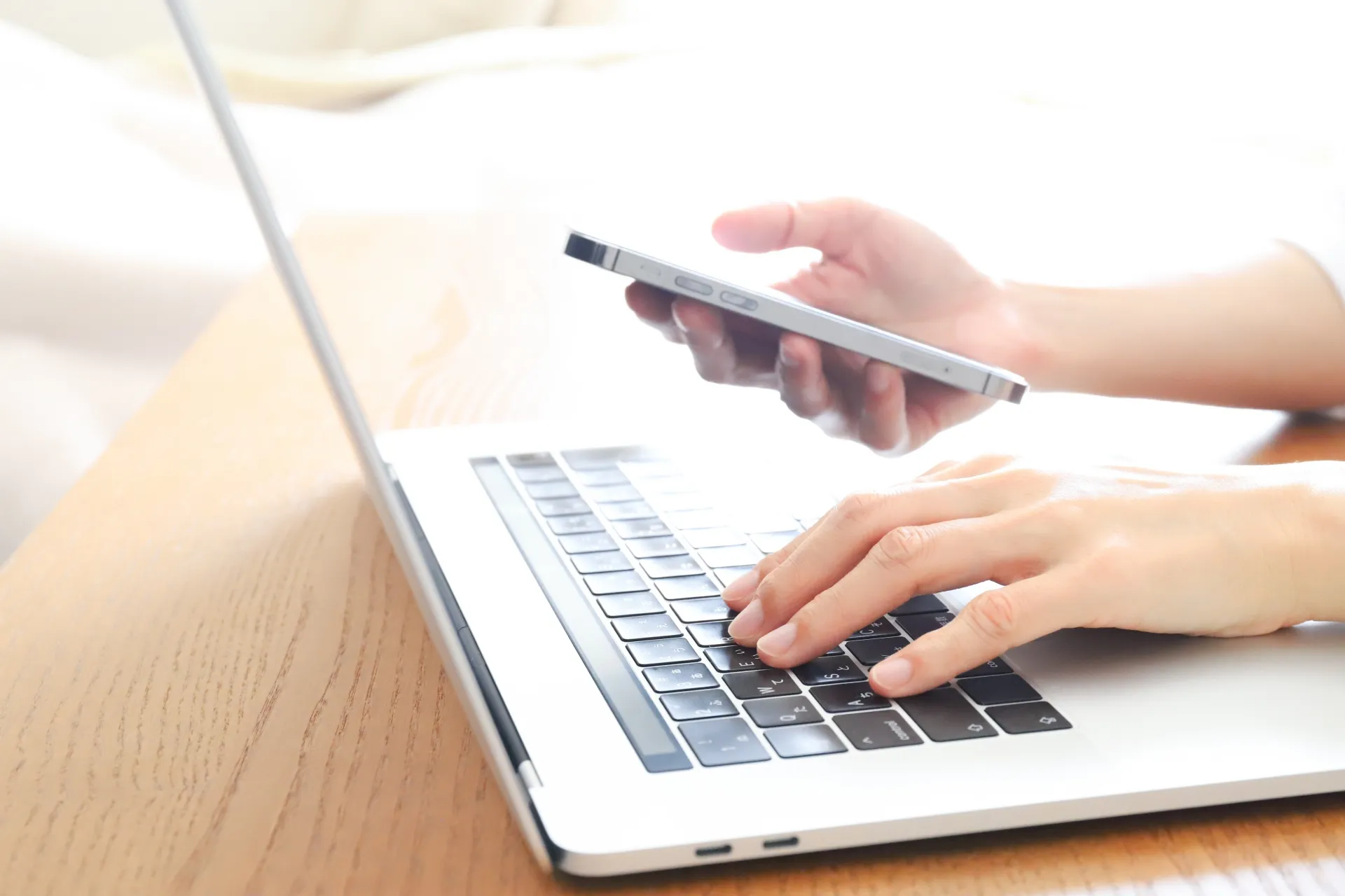 亡くなった人のスマホの処分はどうしたらいい？