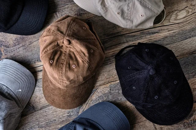 フケが目立つから葬儀に帽子を被っていきたい。マナー違反？